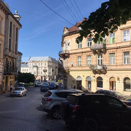 Apartments On Shevchenko Avenue リヴィウ エクステリア 写真