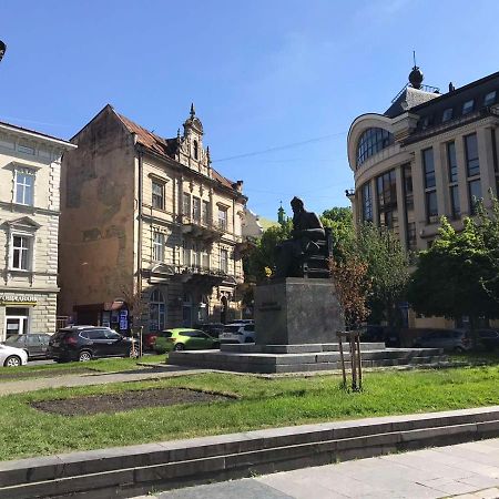Apartments On Shevchenko Avenue リヴィウ エクステリア 写真