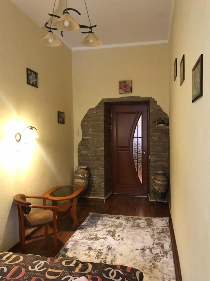 Apartments On Shevchenko Avenue リヴィウ エクステリア 写真