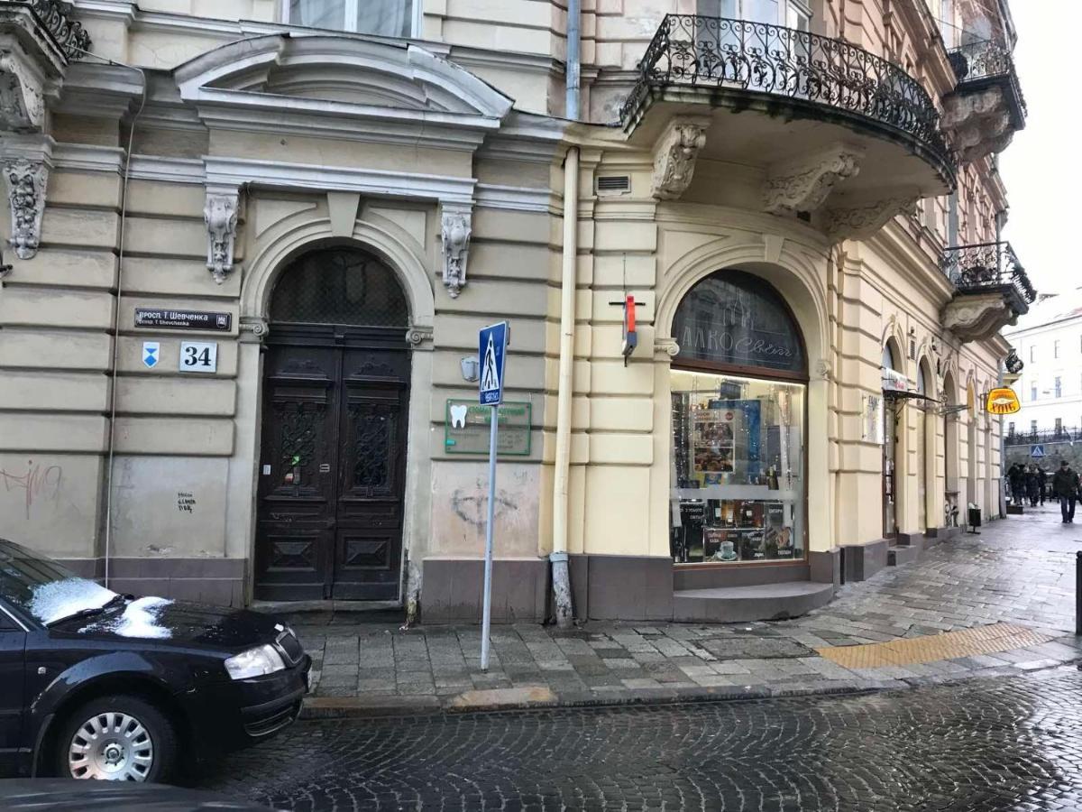 Apartments On Shevchenko Avenue リヴィウ エクステリア 写真