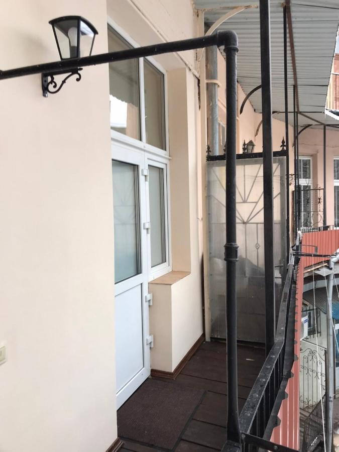 Apartments On Shevchenko Avenue リヴィウ エクステリア 写真