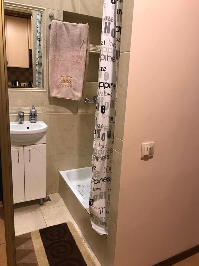 Apartments On Shevchenko Avenue リヴィウ エクステリア 写真