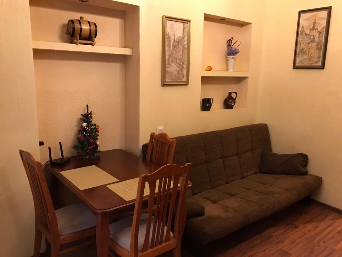 Apartments On Shevchenko Avenue リヴィウ エクステリア 写真