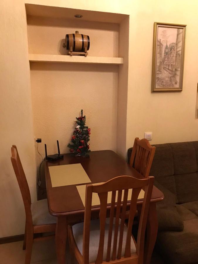 Apartments On Shevchenko Avenue リヴィウ エクステリア 写真