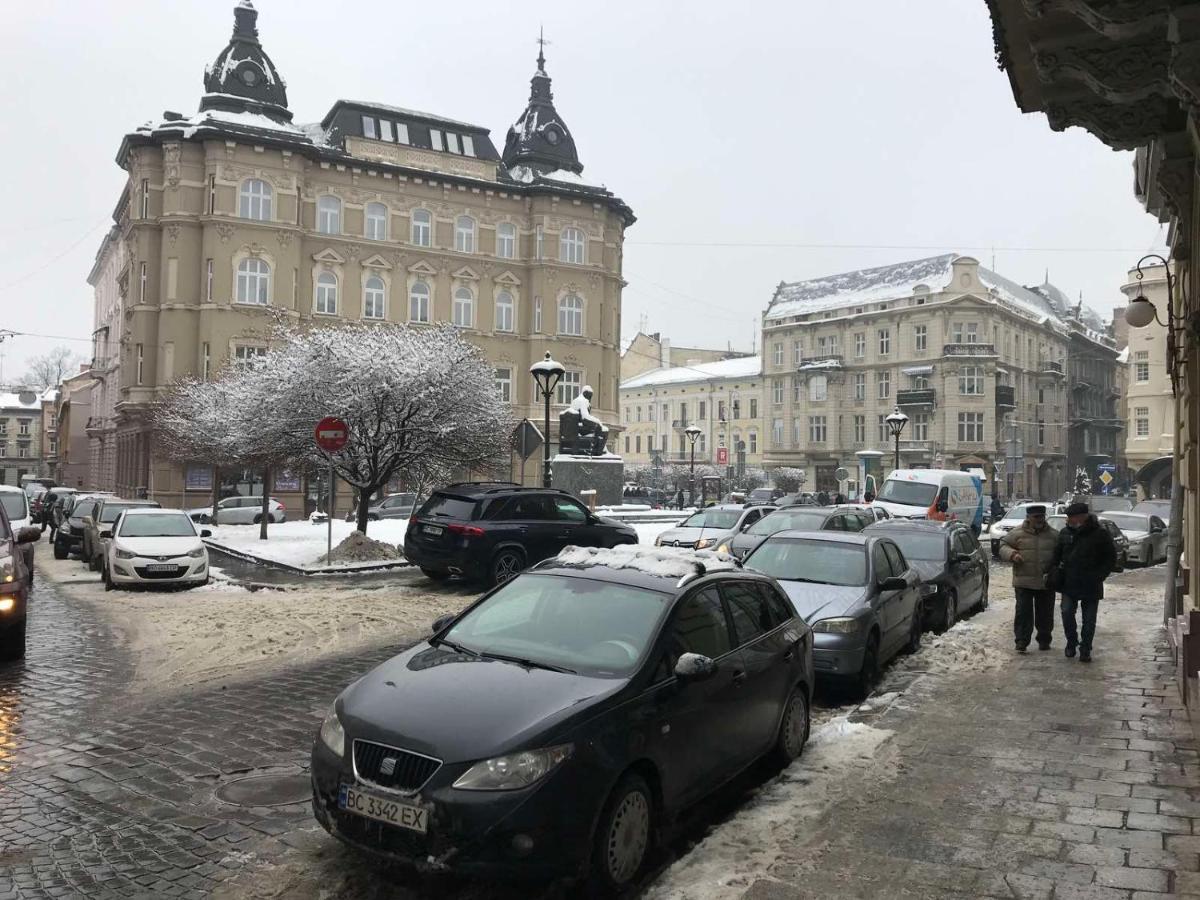 Apartments On Shevchenko Avenue リヴィウ エクステリア 写真