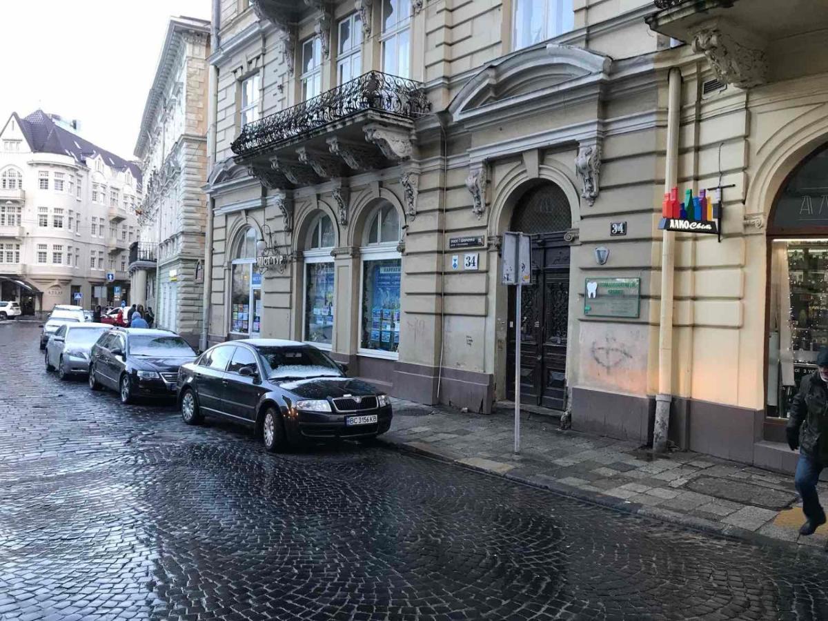 Apartments On Shevchenko Avenue リヴィウ エクステリア 写真