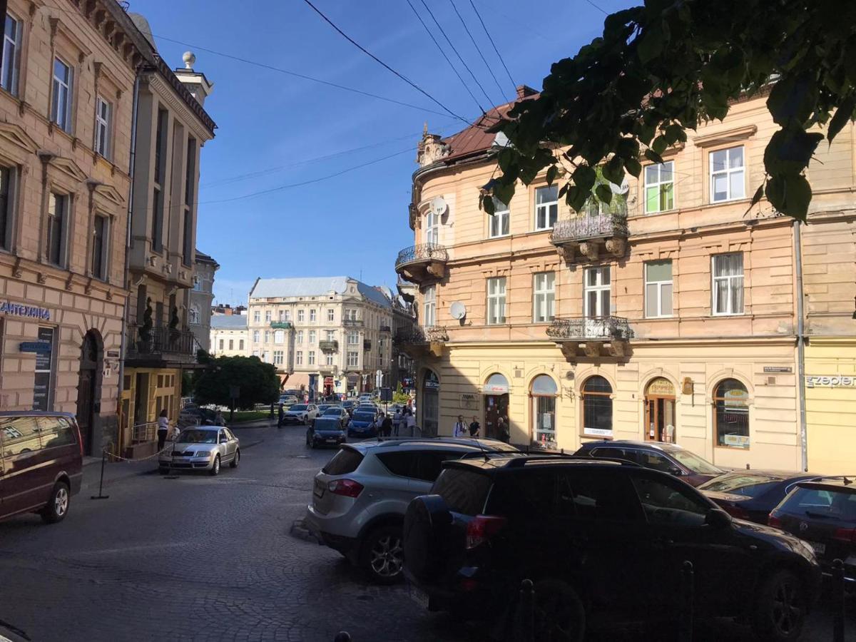 Apartments On Shevchenko Avenue リヴィウ エクステリア 写真